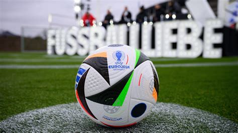 Fußball .